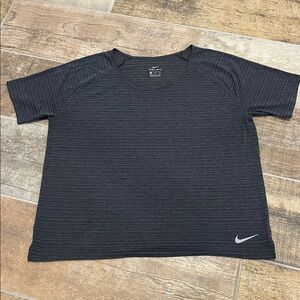 Nike Dri-FIT Charcoal Gray Performance Tee Striped Mesh Size XL Womens